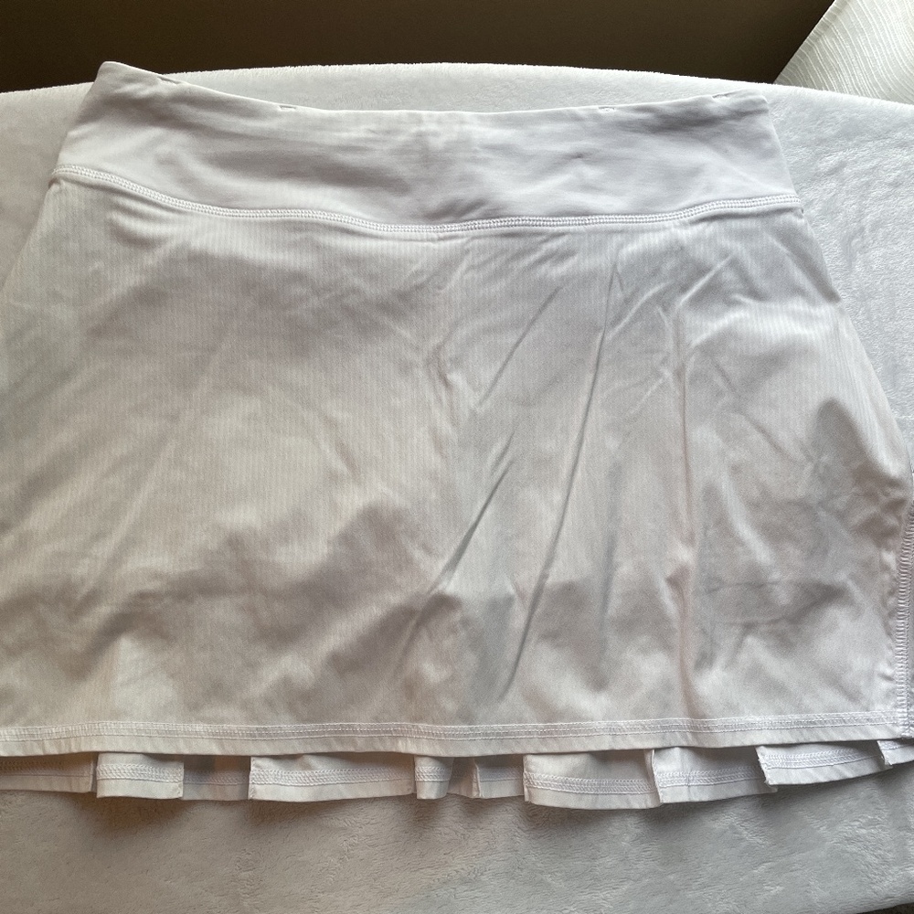 Lululemon Skirt size 6 - White